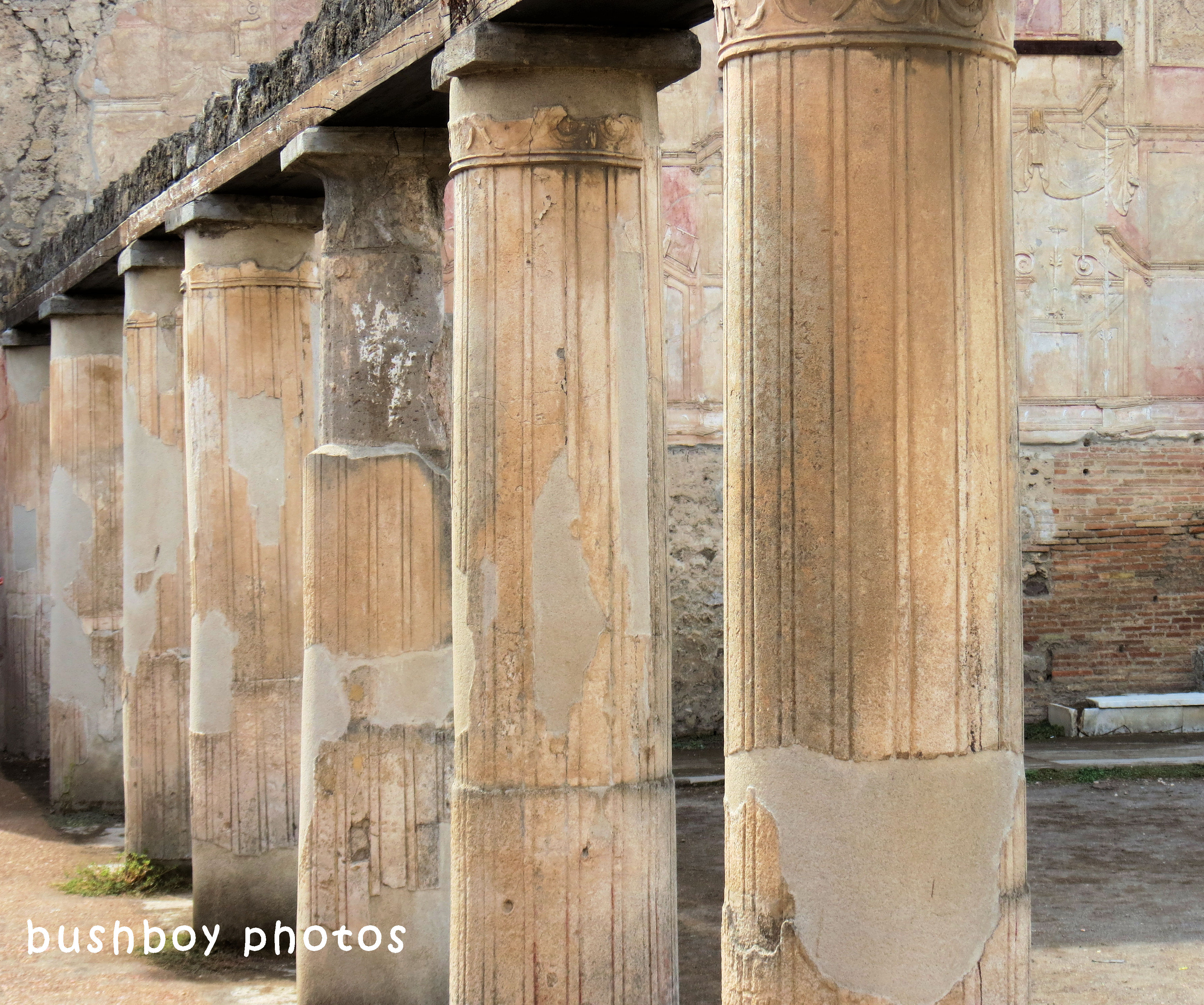 180614_blog challenge_columns_vertical lines_pompeii